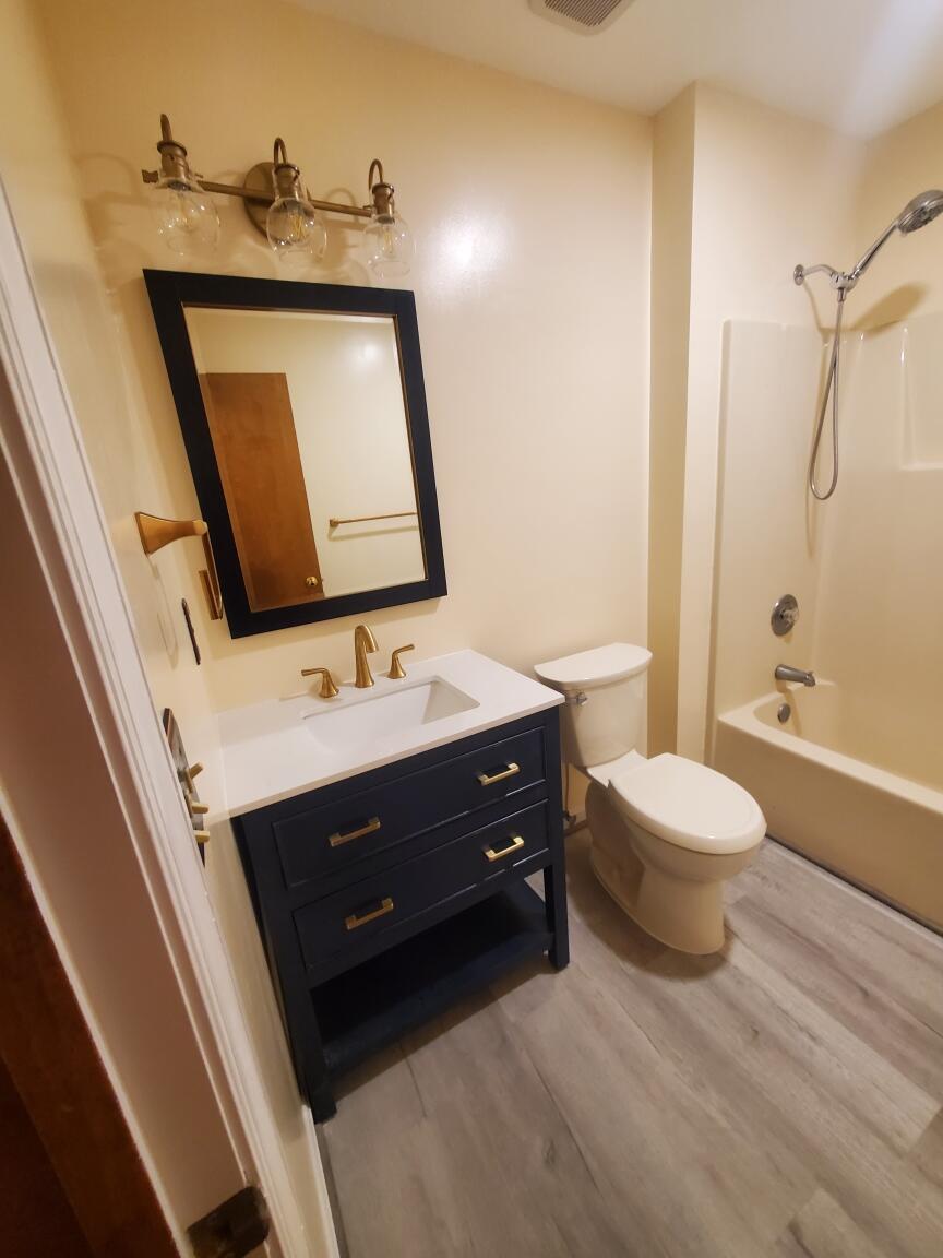 Bradie's Custom Construction project 186